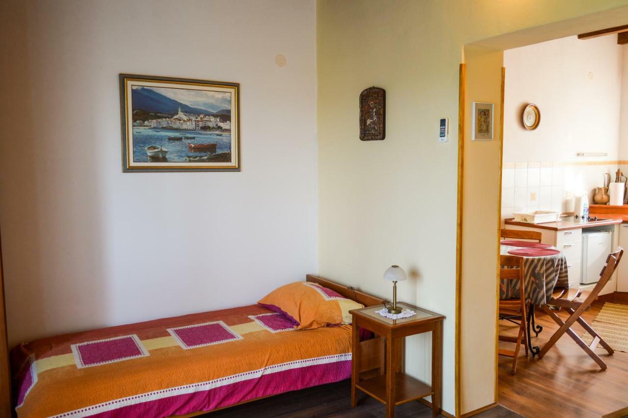 Apartment Zoja Pinezići Buitenkant foto