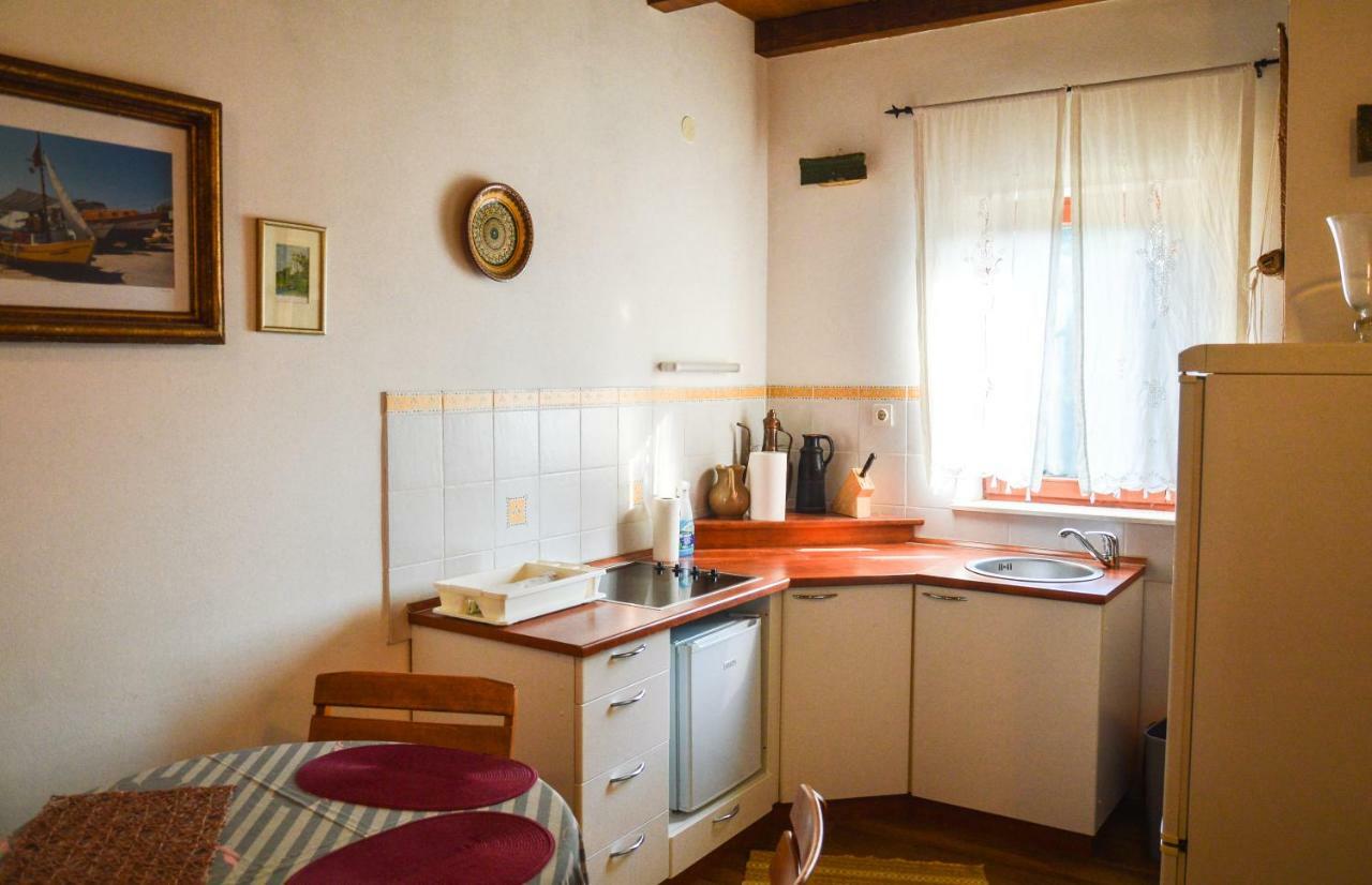 Apartment Zoja Pinezići Buitenkant foto